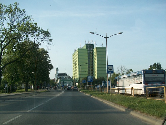 Zdjęcie. Ostrowiec Świętokrzyski. Tytuł: "Al. 3-go maja".