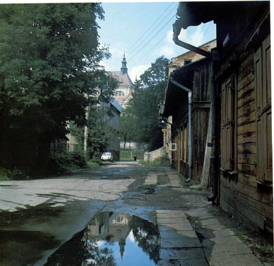Zdjęcie. Ostrowiec Świętokrzyski. Tytuł: "Ul. Czysta".