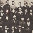 "Klasa maturalna 1932 r. gimn. im. J. Chreptowicza" - miniatura zdjęcia.