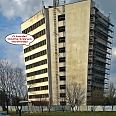 "Krzywo" - miniatura zdjęcia.